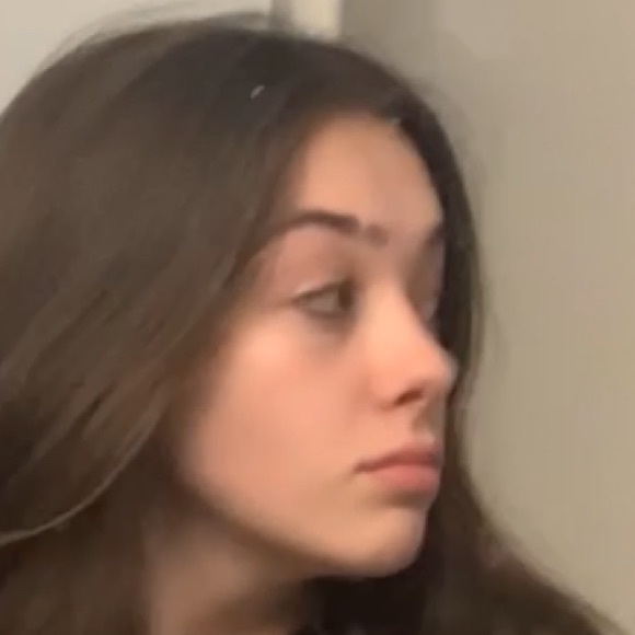 Meet your Posher, Heidi - Picture 1 of 1